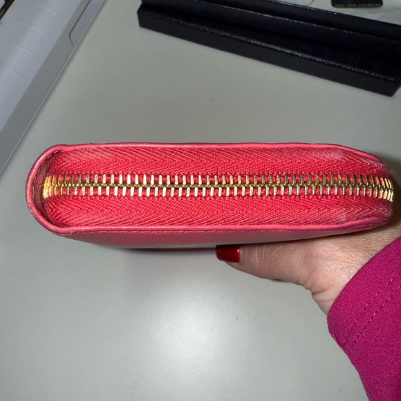 PRADA
Dark Pink Saffiano Leather Zip Wallet-Full Inclusion - Picture 8 of 10